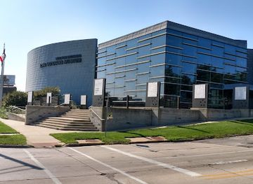 iowa/waterloo/landmark/sullivan-brothers-iowa-veterans-museum-grout-museum-of-history-science