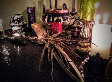 florida/homestead/landmark/the-sorcerer-s-mansion-divination-by-tiffany