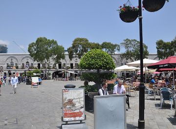 gibraltar/casemates-square/landmark/rock-fish-and-chips