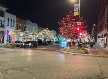 kansas/lawrence/landmark/mass-street