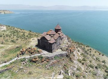 armenia/lake-sevan/landmark/hayravank-monastery