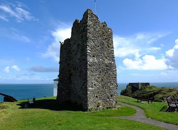 united-kingdom/pembrokeshire-coast-national-park/landmark/tenby-castle