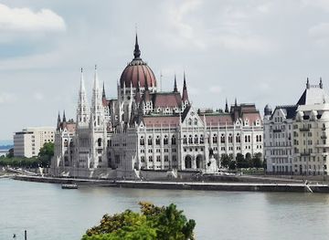 hungary/northern-hungary/landmark/zero-kilometre-stone