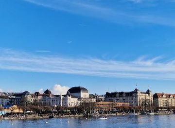 switzerland/lucerne/landmark/tram-burklipl