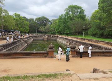 Twin ponds (කුට්ටම් පොකුණ)