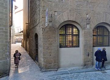 italy/florence/santa-maria-novella/landmark/alpaca-s-circle