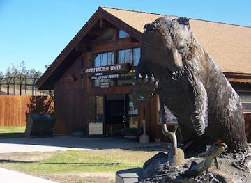 idaho/treasure-valley/landmark/grizzly-wolf-discovery-center
