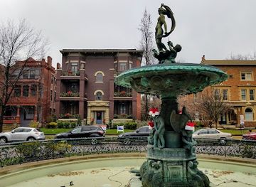 kentucky/louisville/landmark/st-james-court-fountain