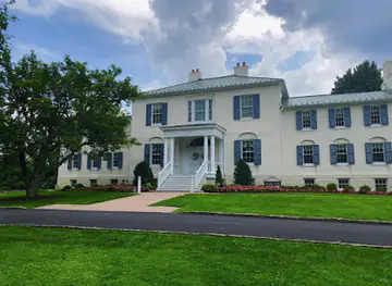 Historic Oakland Manor