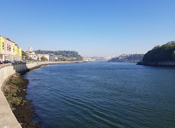 portugal/douro-valley/landmark/tide-gauge-of-foz-do-douro