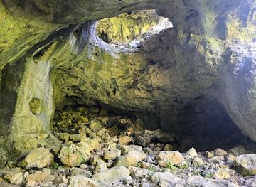 romania/banat/landmark/pestera-valeaga