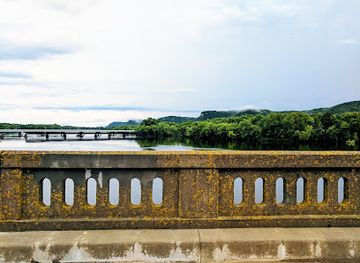 minnesota/winona/landmark/historic-wagon-bridge