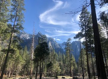 california/yosemite-village/landmark/yosemite-valley-welcome-center