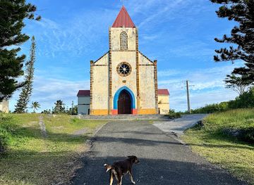 new-caledonia/houailou/landmark/eglise-du-saint-nom-de-marie-a-mouli