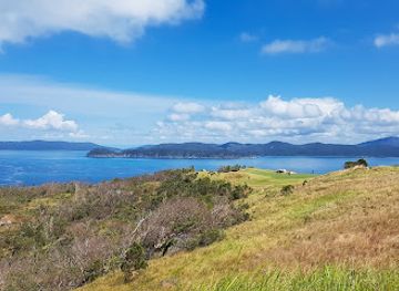 australia/whitsunday-islands/landmark/dent-island