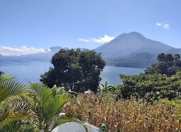 guatemala/lake-atitlan/landmark/playa-las-cristalinas-san-pablo-la-laguna