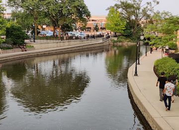 illinois/naperville/landmark/riverwalk-park