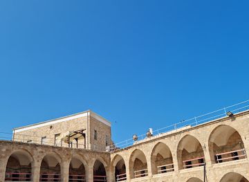 israel/akko/landmark/khan-of-the-pillars