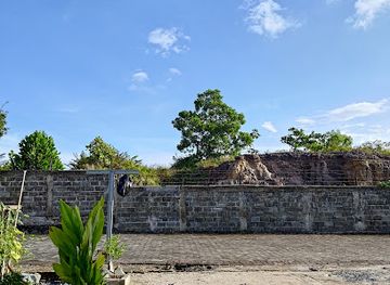 indonesia/kalimantan/landmark/wisata-rumah-dua-negara