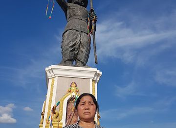 thailand/mekong-river-region/landmark/king-anouvong-statue