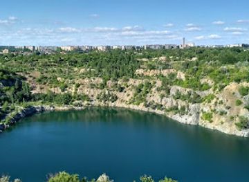 ukraine/kryvyi-rih/landmark/zhovtnevyy-hranitnyy-kar-yer