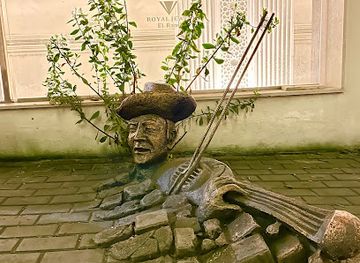 egypt/alexandria/raml-station/landmark/jewel-sculpture