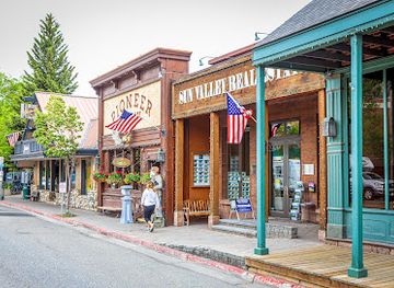 idaho/ketchum/landmark/pioneer-saloon