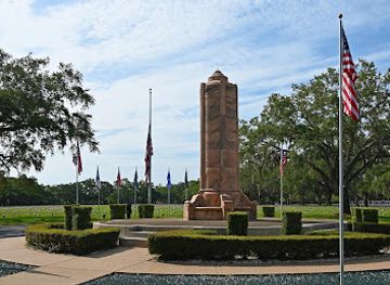 florida/st-petersburg/landmark/bay-pines-national-cemetery