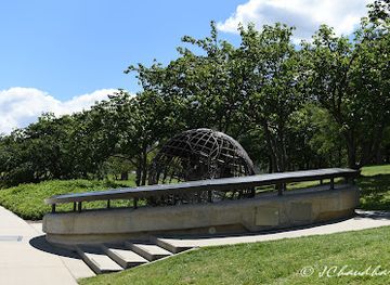 australia/canberra/braddon/landmark/captain-james-cook-memorial