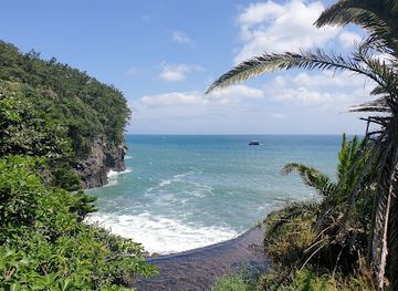 south-korea/jeju-island/landmark/sojeongbang-waterfall