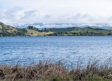 new-zealand/hawke-s-bay/landmark/lake-tutira