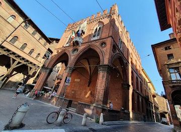 italy/bologna/landmark/palazzo-della-mercanzia
