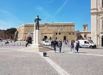 malta/gzira/landmark/dom-mintoff-monument