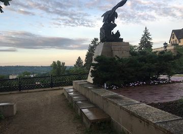 minnesota/saint-paul/cathedral-hill/landmark/summit-overlook-park