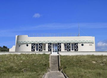 jersey/st-ouen/landmark/barge-aground