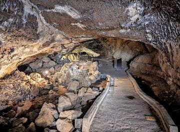 oregon/klamath-basin/landmark/mushpot-cave