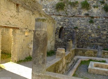 italy/herculaneum/landmark/casa-di-galba