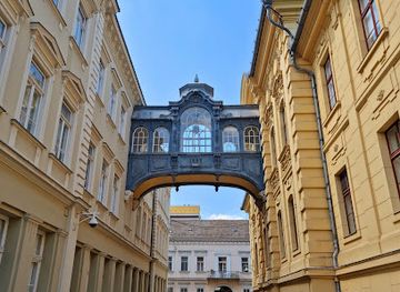 hungary/szeged-csanad/landmark/bridge-of-sighs