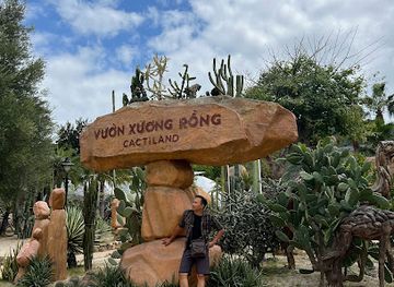 vietnam/nha-trang/landmark/lang-dan-toc