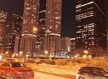 illinois/chicago/landmark/center-of-chicago-s-grid