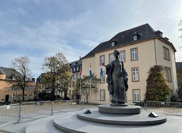 luxembourg/remich/landmark/statue-of-the-grand-duchess-charlotte