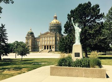 iowa/central-iowa/landmark/iowa-statue-of-liberty