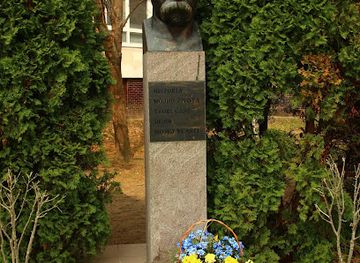 slovakia/bratislava/petrzalka/landmark/taras-shevchenko-monument