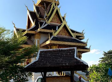 laos/vientiane/sisattanak/landmark/ຫໍຫຼັກເມືອງ