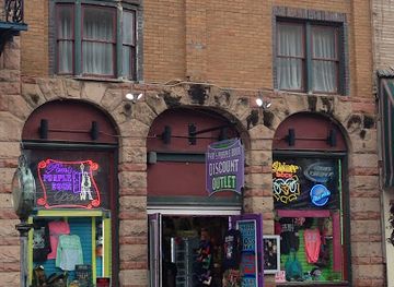 south-dakota/deadwood/landmark/pam-s-purple-door