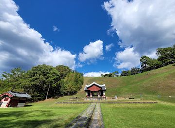 south-korea/yeongdong-region/landmark/jangneung-tomb-of-king-danjong