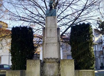 portugal/guimaraes/landmark/monumento-a-joao-franco