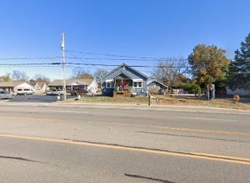 missouri/lebanon/landmark/vintage-in-blooms