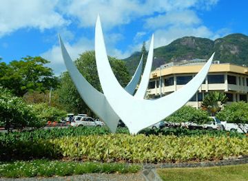 seychelles/ile-ronde/landmark/bicentenary-monument-seychelles