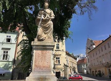slovakia/bratislava/landmark/frantiskanske-namestie-6